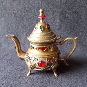 VINTAGE MOROCCAN MARGANA BRASS TEA POT Decorated Bejeweled Red Green (7"x7"x4")